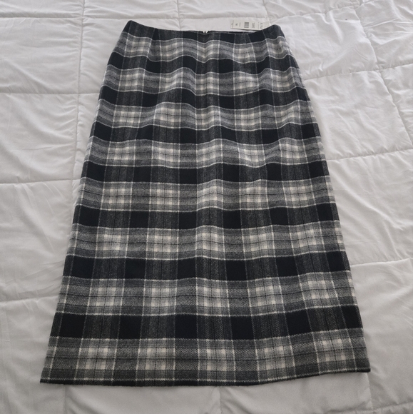 Nine & Co. Dresses & Skirts - Nine & Co. Black and White Plaid Maxi Skirt